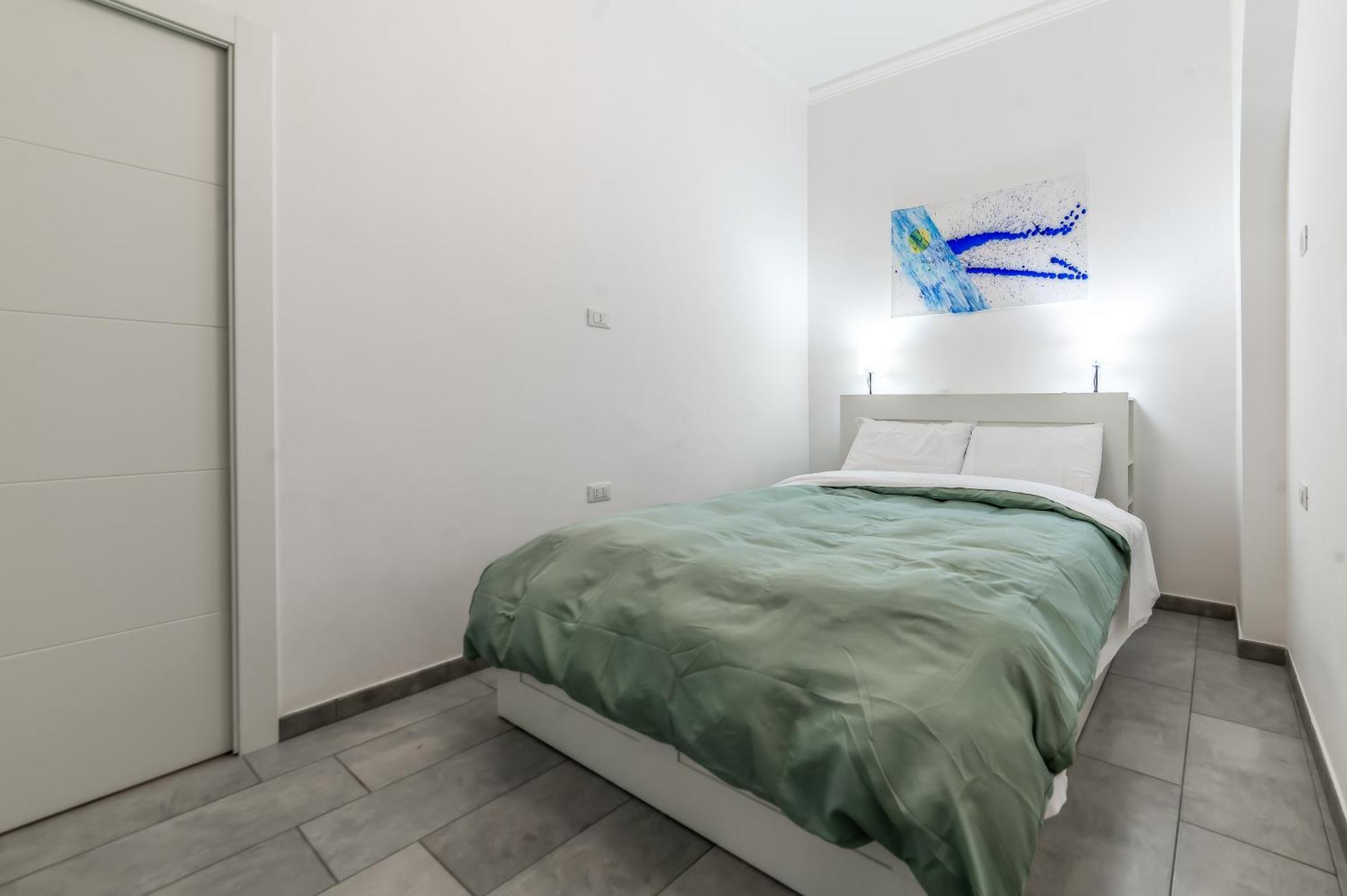 Apartment Benedetta Flat - Metropigneto & Tram - Free Wi-fi Rom