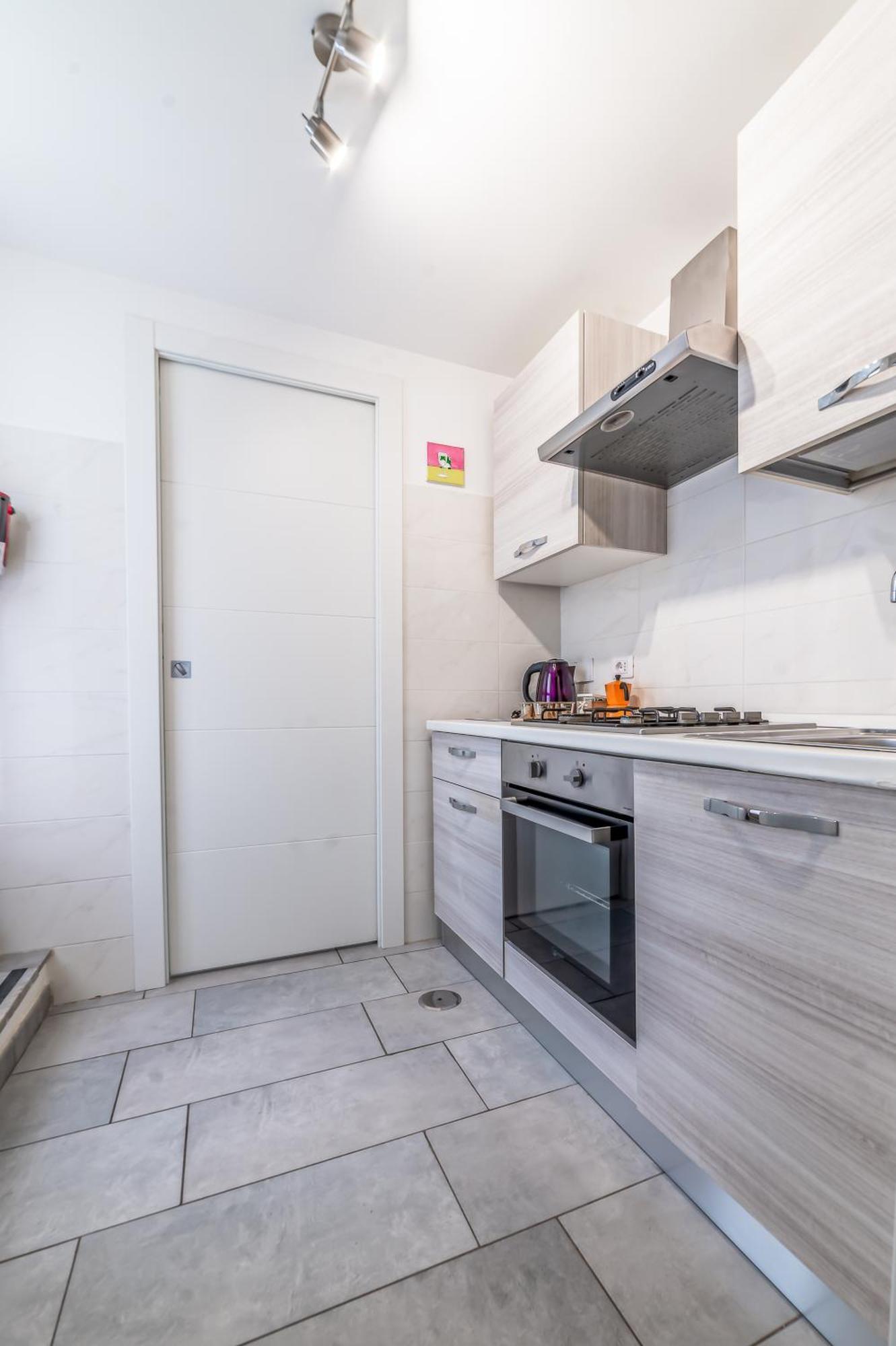 Benedetta Flat - Metropigneto & Tram - Free Wi-fi * Rom